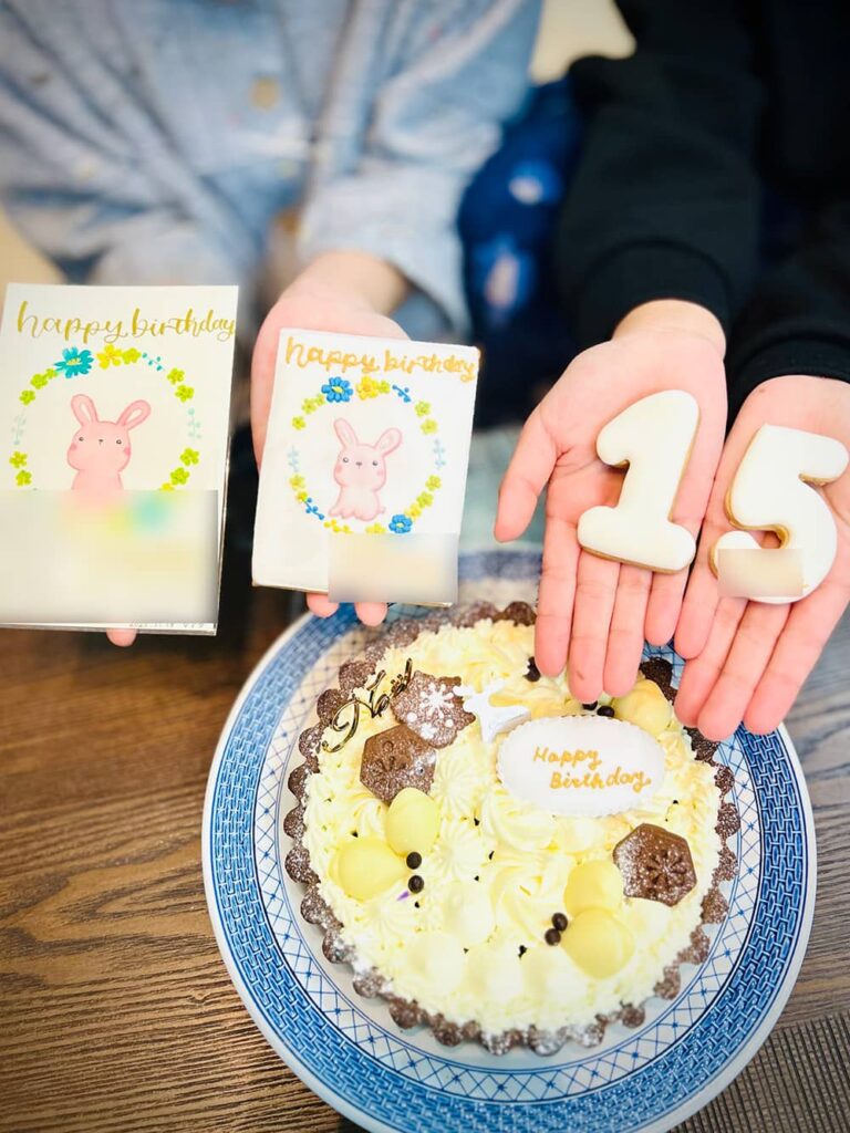 お誕生日のアイシングクッキー