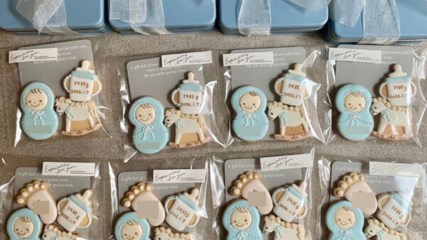 ご出産の内祝いに。ベビーモチーフのオーダーメイドアイシングクッキー
